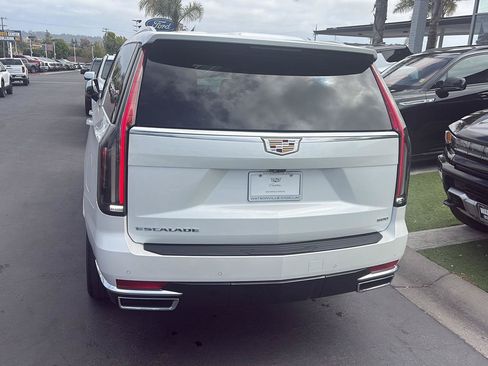 Used 2022 Cadillac Escalade ESV Premium Luxury AWD/4WD image 6