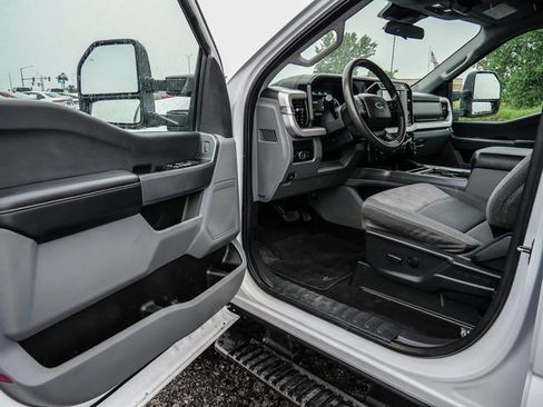 Used 2024 Ford F250 XLT w/ FX4 Off-Road Package AWD/4WD image 28