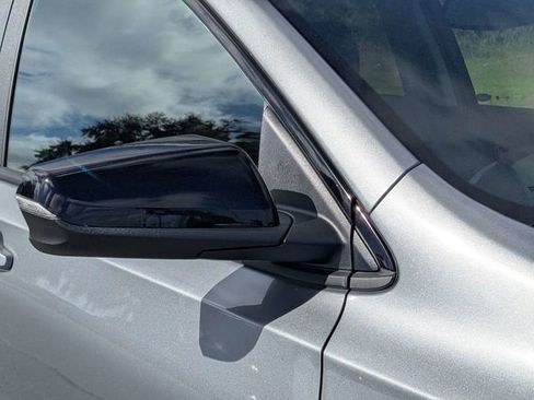 Used 2023 GMC Terrain SLE w/ Driver Convenience Package image 10