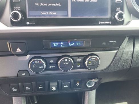 Used 2022 Toyota Tacoma TRD Sport w/ Technology Package RWD image 32
