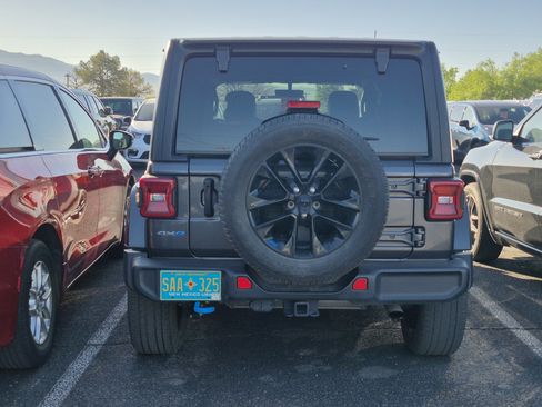 Used 2023 Jeep Wrangler Unlimited Sahara w/ Cold Weather Group AWD/4WD image 29