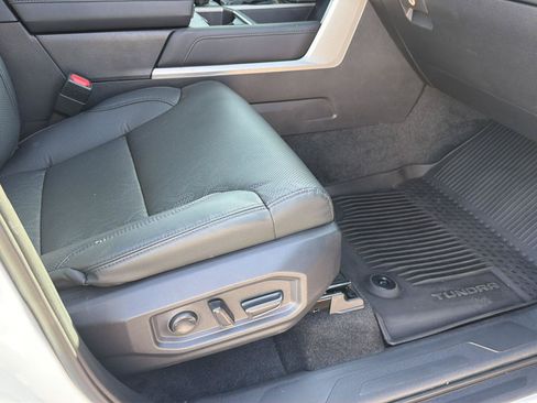 Used 2025 Toyota Tundra Limited AWD/4WD image 21