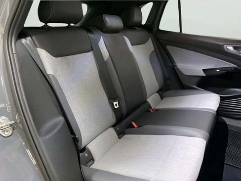 Used 2025 Volkswagen ID.4 Pro RWD image 68