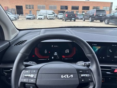Used 2026 Kia Sportage LX FWD image 33