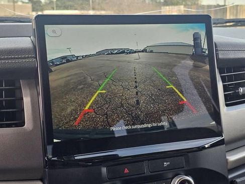 Used 2023 Ford Expedition XLT image 11