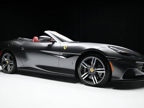 Used 2022 Ferrari Portofino M RWD image 32