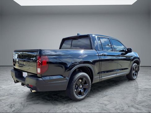 Used 2025 Honda Ridgeline Black Edition image 6