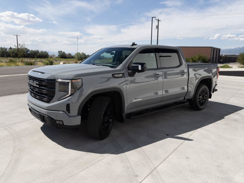 Used 2024 GMC Sierra 1500 Elevation w/ Elevation Premium Package AWD/4WD image 7