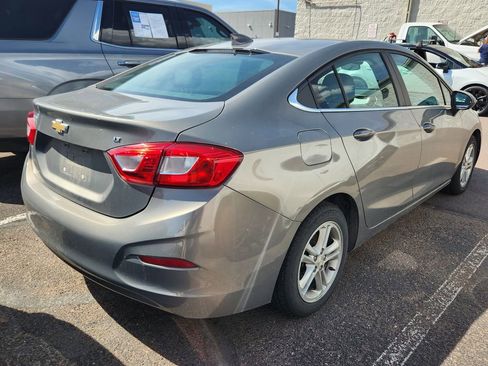 Used 2018 Chevrolet Cruze LT FWD image 8