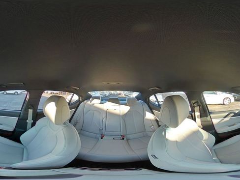 Used 2025 Genesis G70 2.5T image 42