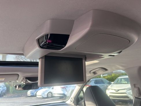 Used 2020 Honda Pilot Elite image 33