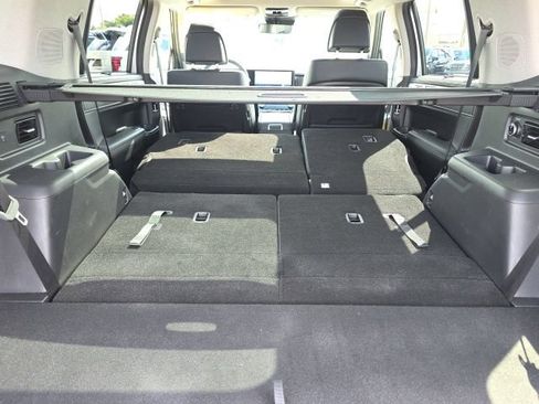 Certified 2025 Hyundai Santa Fe Limited AWD/4WD image 28