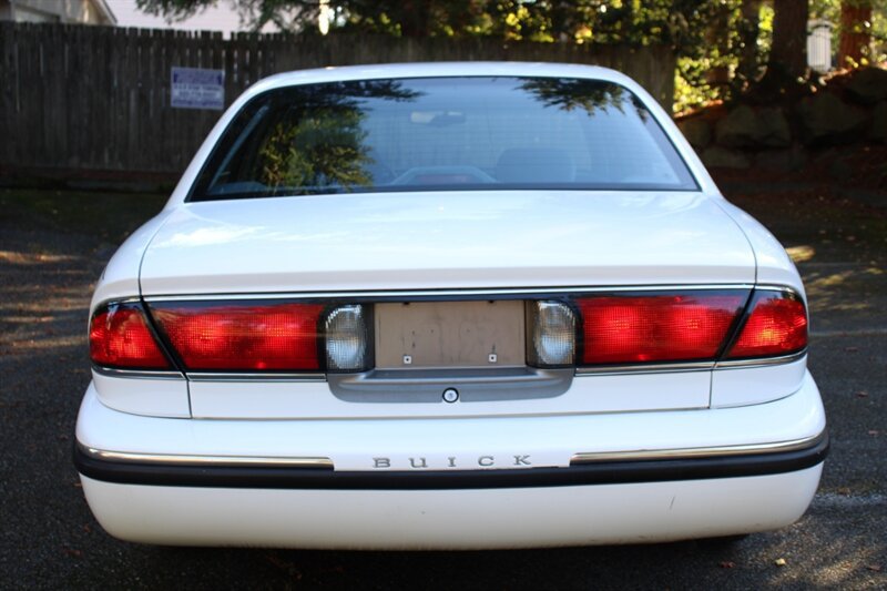Used 1998 Buick Le Sabre Custom w/ Headliner Lighting Pkg FWD image 10