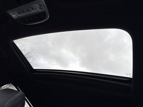 Used 2021 Genesis G90 3.3T Premium image 28