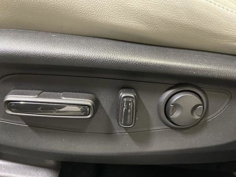 Used 2024 Honda CR-V EX-L image 12