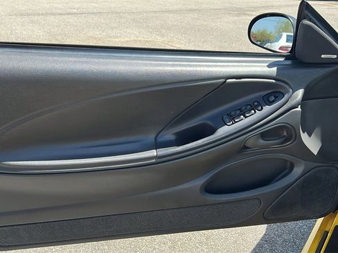 Used 2004 Ford Mustang GT image 11