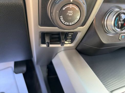 Used 2018 Ford F150 Lariat w/ Equipment Group 502A Luxury AWD/4WD image 25