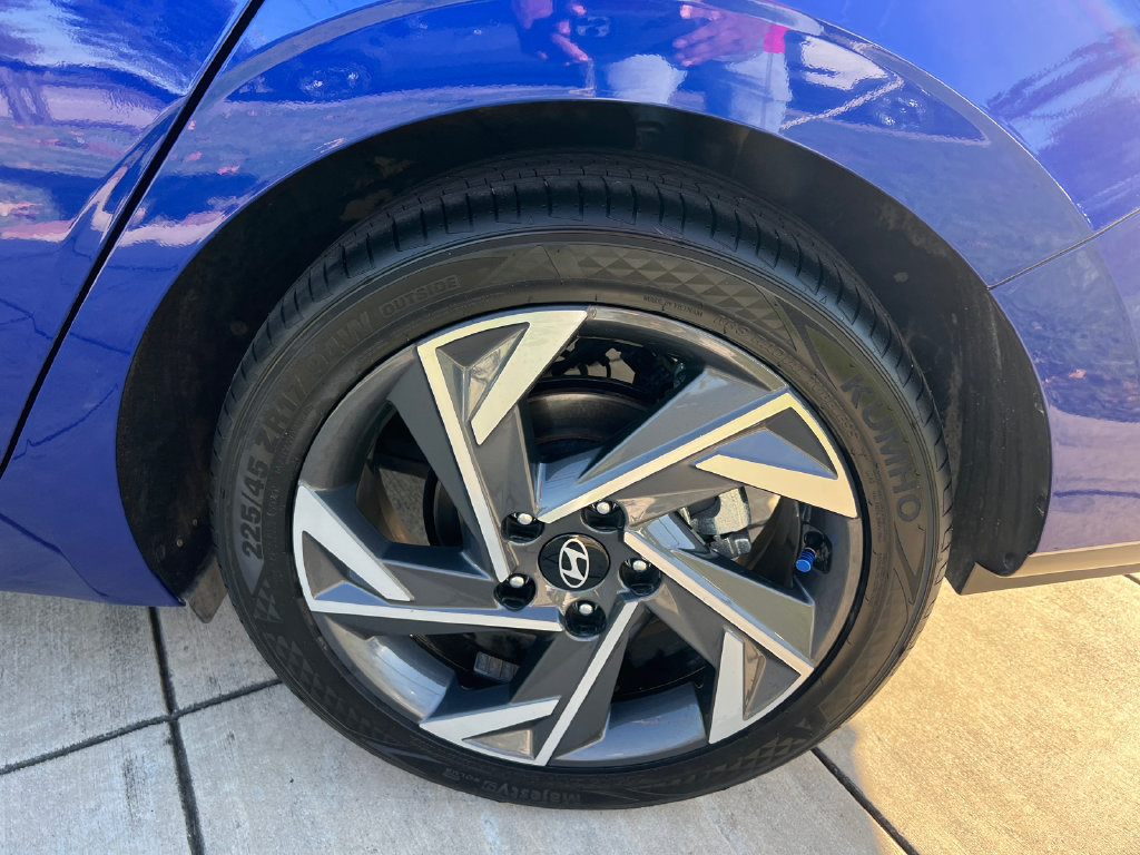 Certified 2025 Hyundai Elantra SEL FWD image 14