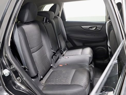 Used 2018 Nissan Rogue SV image 23