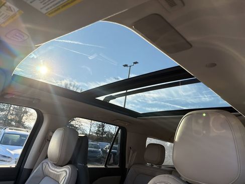 Certified 2022 Lincoln Navigator L Reserve image 29