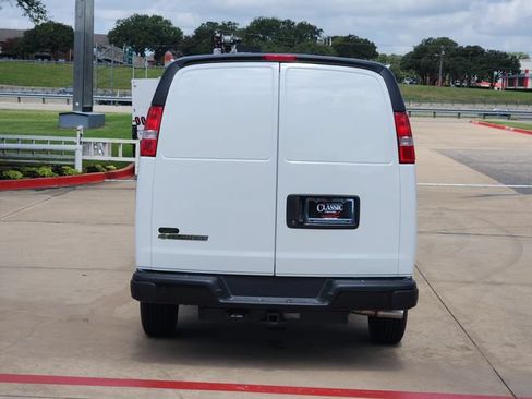 New 2026 Chevrolet Express 2500 Extended w/ Driver Convenience Package RWD image 12