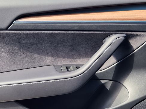 Used 2023 Tesla Model 3 Standard Range image 22