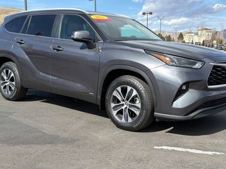 Certified 2025 Toyota Highlander XLE video 1