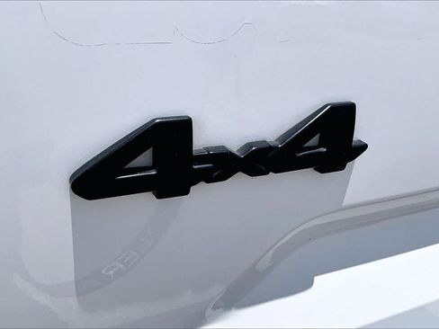 Used 2020 Toyota Tundra SR5 w/ SR5 Leather Package AWD/4WD image 30