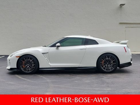 Used 2021 Nissan GT-R Premium AWD/4WD image 9