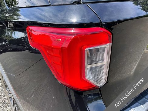 Used 2020 Ford Explorer XLT AWD/4WD image 24