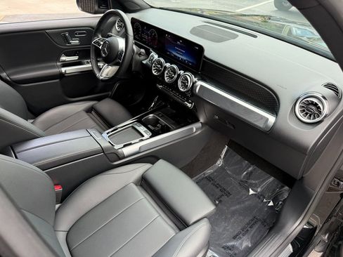 Used 2024 Mercedes-Benz GLB 250 4MATIC image 32