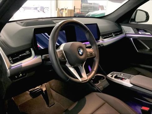 Used 2023 BMW X1 xDrive28i w/ Premium Package AWD/4WD image 7