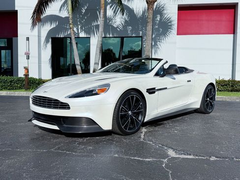 Used 2014 Aston Martin Vanquish Volante image 3