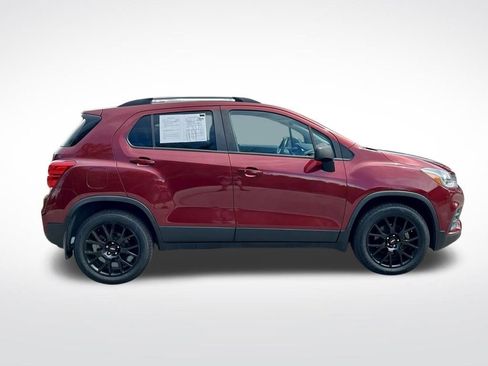 Used 2021 Chevrolet Trax LT w/ Sport Edition image 4
