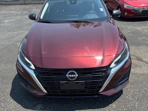 Used 2025 Nissan Altima 2.5 SV FWD image 3