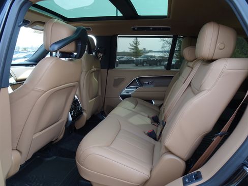 New 2026 Land Rover Range Rover Long Wheelbase SE image 21