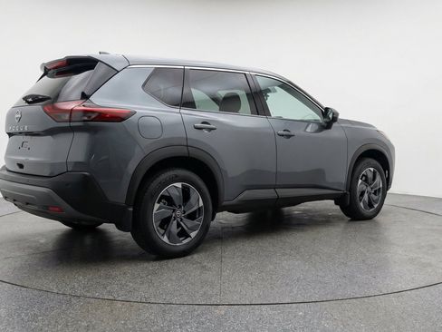 Used 2025 Nissan Rogue SV FWD image 9