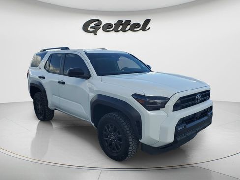 Certified 2025 Toyota 4Runner SR5 AWD/4WD image 4