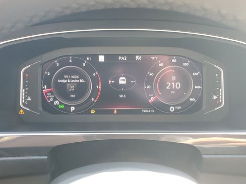 Used 2022 Volkswagen Tiguan SEL R-Line image 28