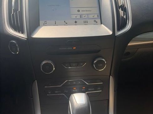 Used 2017 Ford Edge SEL w/ Equipment Group 201A FWD image 14