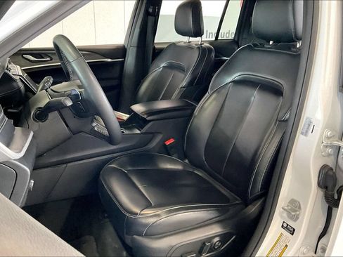 Used 2024 Jeep Grand Cherokee Limited 4xe AWD/4WD image 3