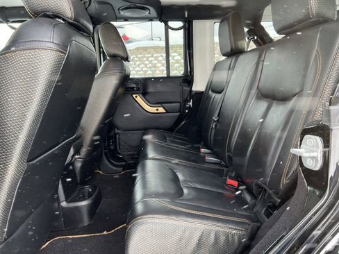Used 2014 Jeep Wrangler Unlimited Sahara image 5