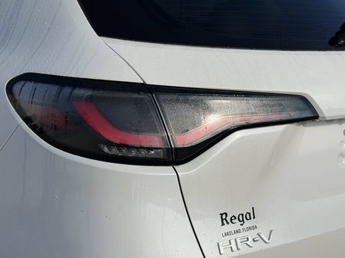 Used 2025 Honda HR-V LX image 11