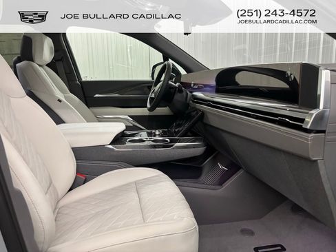 New 2026 Cadillac Escalade IQL Luxury image 12