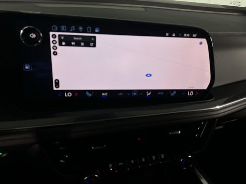 Used 2025 Chevrolet Suburban RST image 19