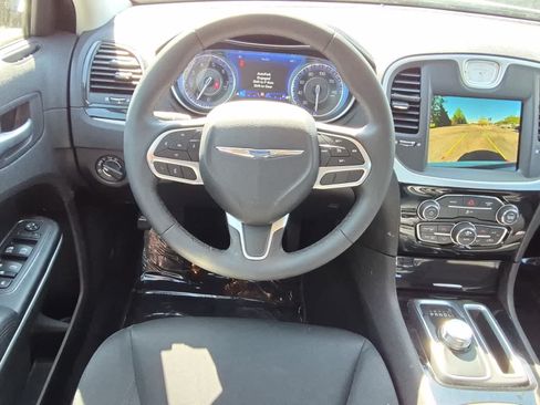 Used 2023 Chrysler 300 Touring w/ Sport Appearance Package RWD image 10