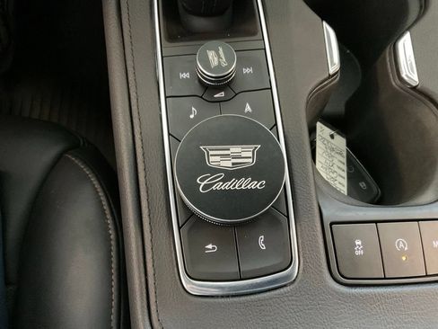 Used 2019 Cadillac XT4 Sport FWD image 19