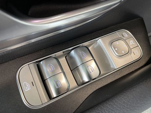 Certified 2025 Mercedes-Benz GLE 450e 4MATIC image 12