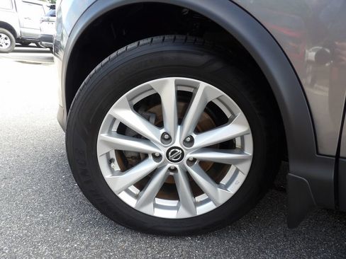 Used 2019 Nissan Rogue Sport SV w/ Technology Package FWD image 27
