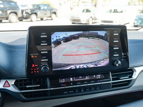 Used 2024 Toyota Sienna LE image 23